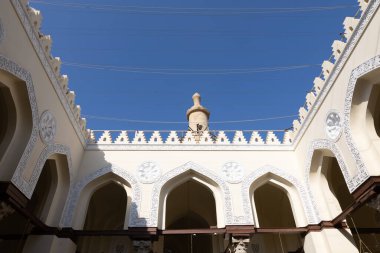 Al Jame Al Aqmar Mescid Kahire 'de inşa edilmiş. M.S 1125. Ayışığı Camii olarak da bilinir..