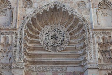 Al Jame Al Aqmar Mescid Kahire 'de inşa edilmiş. M.S 1125. Ayışığı Camii olarak da bilinir..
