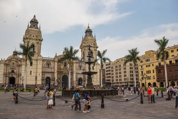 Lima, Peru - 22 Şubat 2025 Plaza Belediye Başkanı de Lima Katedrali