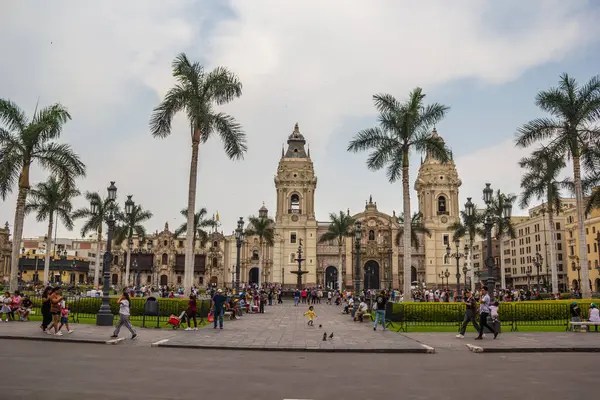 Lima, Peru - 22 Şubat 2025 Plaza Belediye Başkanı de Lima Katedrali