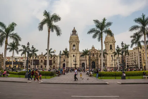 Lima, Peru - 22 Şubat 2025 Plaza Belediye Başkanı de Lima Katedrali