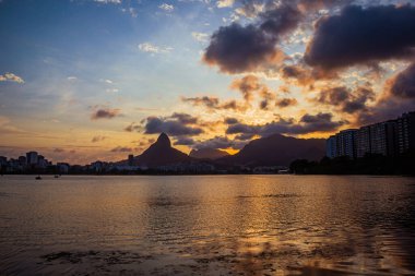 Gün batımı Rodrigo de Freitas Lagoon, Ipanema - Rio de Janeiro, Brezilya