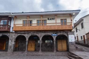 Cusco 'nun ana meydanındaki sokaklar - Peru