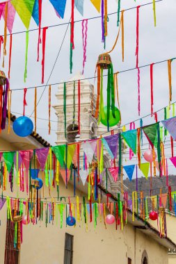 Ayacucho, Peru - 25 Ocak 2024: Karnaval sezonunda San Francisco de Paula Kilisesi, 