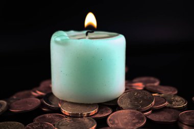Finansal aydınlanmayı kucaklayın! Bu görüntü, sakinlik, odaklanma ve bolluğu çekmenin mistik enerjisini çağrıştırıyor. Ruhani refah, farkındalık ve refah temaları için ideal.