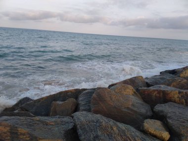 Güzel deniz manzarası. Okyanusun doğal arka planı