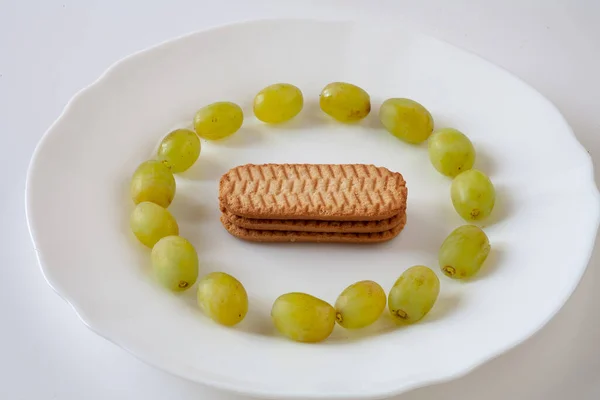 Grapes Cookies Table Plate White Background — Stock Photo, Image