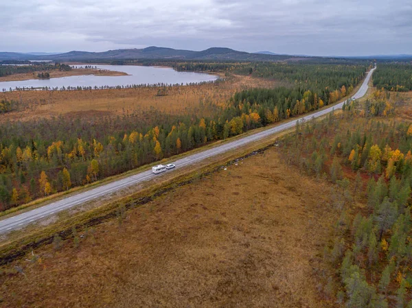 Drone Footgage Car Camping Caravan Driving Road Lake Swedish Lapland —  Fotos de Stock