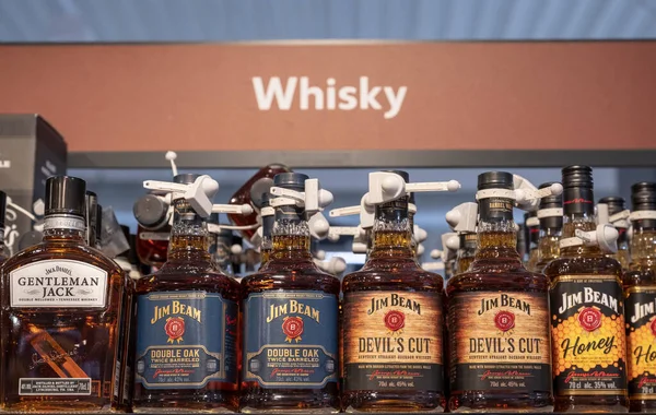 Andernach Németország 2020 Italbolt Üveg Jim Beam Kentucky Egyenes Whiskey — Stock Fotó