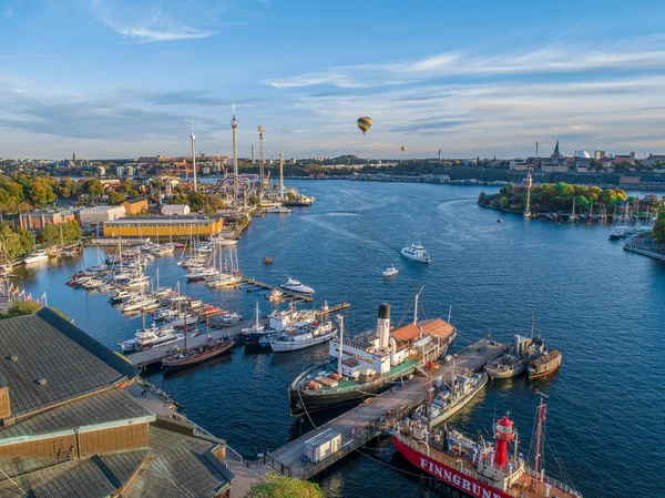 Widok Park Rozrywki Grona Lund Karuzelami Wycieczek Wyspie Djurgarden Sztokholm — Zdjęcie stockowe