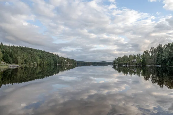 Lago Ragnerudssjoen Espejo Dalsland Suecia Hermoso Bosque Natural Pinetree Sueco —  Fotos de Stock