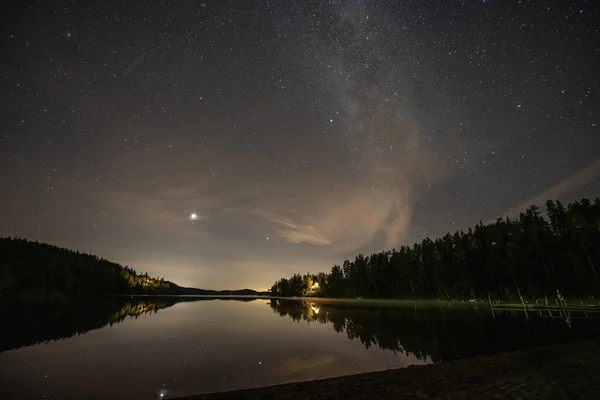 Lattea Cielo Notturno Sul Lago Ragnerudssjoen Dalsland Svezia Bella Pinetree — Foto Stock