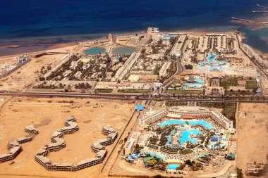 Mısır 'ın Hurghada kentindeki Kızıl Deniz Sahili' nin havadan görüntüsü..