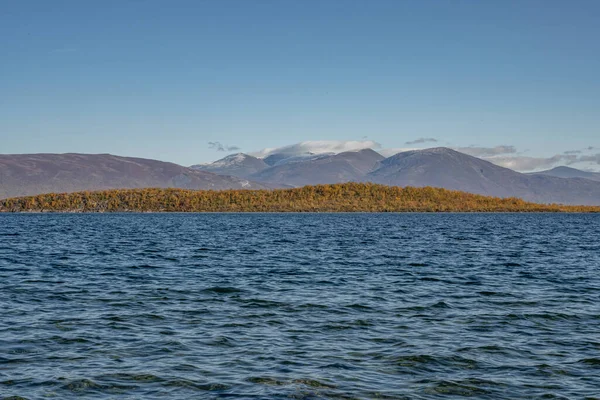 Temporada Otoño Abisko Con Lago Tornetraesk Fondo Tomada Bjoerkliden Laponia —  Fotos de Stock