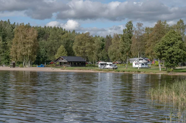 Camping Camping Caravana Junto Lago Ragnerudssjoen Dalsland Suecia Hermoso Bosque —  Fotos de Stock