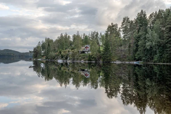 Lake Ragnerudssjoen Spiegel Dalsland Zweden Prachtige Natuur Bos Dennenboom Zweeds — Stockfoto