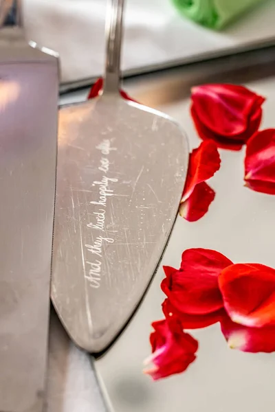 Wedding Cake Knife Tool Text Lived Happily Ever — Stock Photo, Image