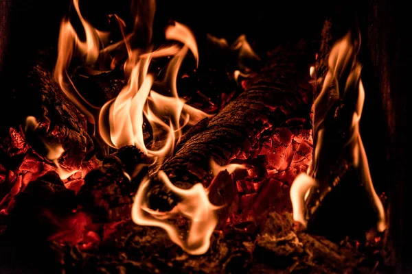Photo Rapprochée Combustion Bois Dans Feu Camp Hot Red Flames — Photo
