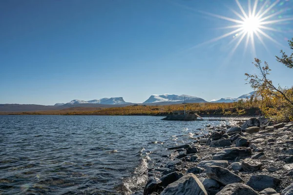 Podzimní Sezóna Abisku Jezerem Tornetraesk Pozadí Pořízena Bjoerkliden Švédské Laponsko — Stock fotografie