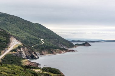 Cape Breton Adası Sahil Hattı 'nın panoramik manzarası Cabot Yolu manzaralı rotası, Nova Scotia Hghlands Kanada.