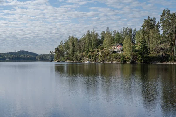 Lago Ragnerudssjoen Dalsland Suécia Bela Natureza Floresta Pinetree Casas Suecas — Fotografia de Stock