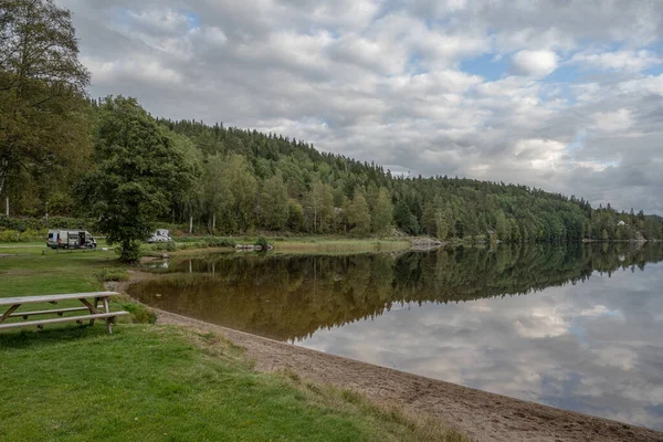 Lago Ragnerudssjoen Espelho Dalsland Suécia Bela Natureza Floresta Pinetree Sueco — Fotografia de Stock