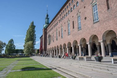 27.09.2021 Stockholm, İsveç Sahnesi Eski Şehir Gamla Stan 'deki Stadshus Belediye Sarayı kalesinin yaz manzarası.