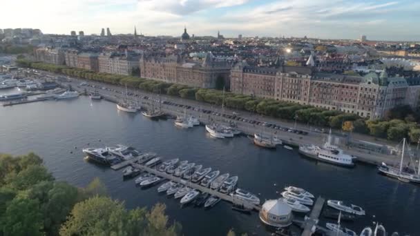 50Fps Stockholm City Canal Strandvaegen Oestermalm District Sweden Cityscape Skyline — Stock Video