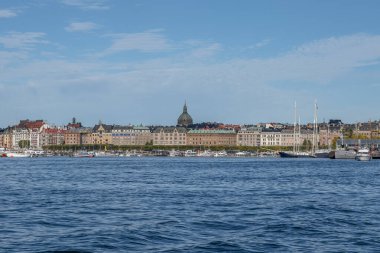 Stockholm, İsveç 'teki Old Town Gamla Stan iskelesi mimarisinin manzara manzarası..