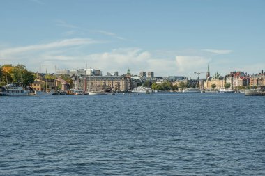 Stockholm, İsveç 'teki Old Town Gamla Stan iskelesi mimarisinin manzara manzarası..