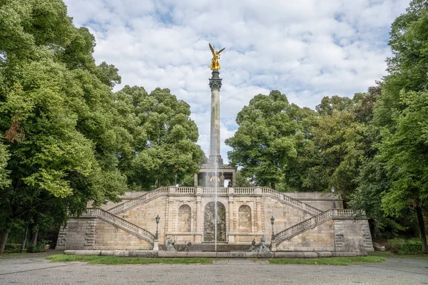Golden Peace Angel Friedensengel Muenchen City Statue Munich Fountain — Stock Photo, Image