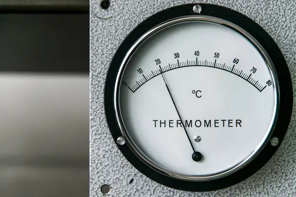 Manomètre Thermomètre Mesure Température Sur Mur Métallique Industriel — Photo