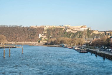 Ehrenbreitstein Kalesi Koblenz 'de panoramik manzara. Koblenz, Ren 'de bir şehir, Moselle nehri ile birleşir..