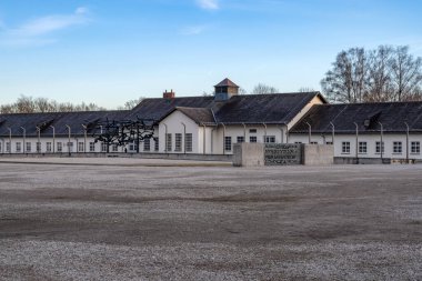 Almanya 'daki Dachau Toplama Kampı Binaları.