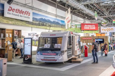 Duesseldorf Almanya 01.09.2019 Dethleffs bütçe kalite kamp üreticisi Karavan Salon Sergisi sırasında.