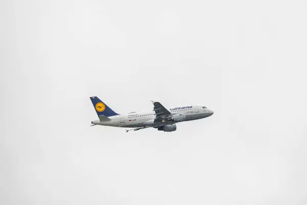 stock image Frankfurt Germany 11.08.19 Lufthansa Airbus A319-112 departure at Fraport Airport D-AIBH.