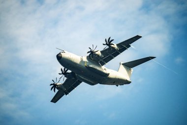 Fransız uçağı Airbus A400M Atlas, askeri nakliye uçağı Avrupa NATO.