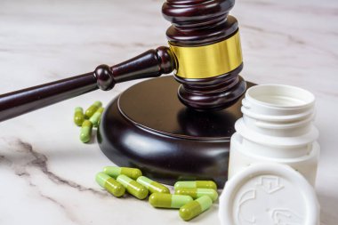 Hukuki Sonuçlar: Hukuk ve Reçete İlaçlarının Kesişmesi