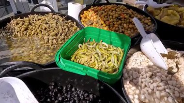 Markette taze sebzeler