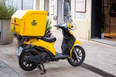 Barselona, İspanya 5 Haziran 2022 Correos bisikleti. İspanyol posta servisi motosikleti