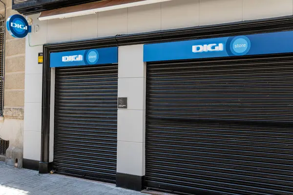 Barselona, İspanya - 10 Aralık 2024. DIGI, RCS RDS grubunun bir parçası olarak çeşitli ülkelerde faaliyet gösteren bir cep telefonu sağlayıcısıdır..
