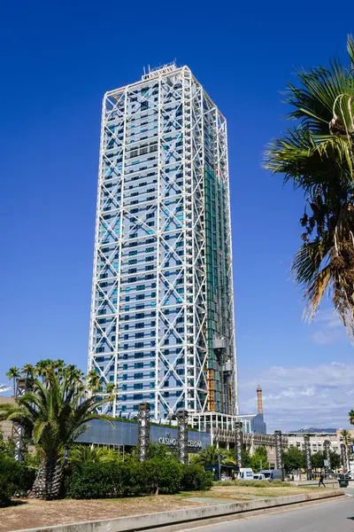 Barselona, İspanya-15 Ağustos 2024. Port Olimpik 'teki Barcelona Oteli ve Kumarhanesi