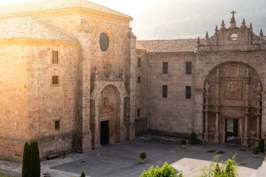 San Millan de Yuso Manastırı, 11. yüzyıl San Millan de la Cogolla, La Rioja, İspanya. UNESCO Dünya Mirası Bölgesi Santiago de Compostela Yolundaki Pilgrim Yolu