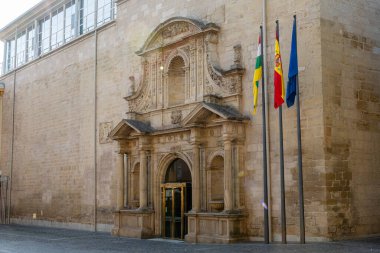 Logroo, İspanya-23 Kasım 2024. La Rioja Parlamentosu. La Merced Antik Manastırı, Logroo, İspanya..