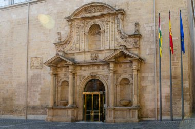 Logroo, İspanya-23 Kasım 2024. La Rioja Parlamentosu. La Merced Antik Manastırı, Logroo, İspanya..