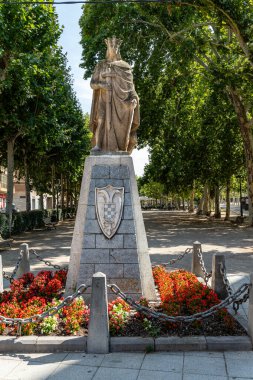 Fernando III el Santo 'nun heykeli İspanya, La Rioja' da duruyor...