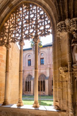 Njera, La Rioja, İspanya: 22 Ağustos 2024: Santa Mara la Real de Njera Manastırı, St. James Yolu.