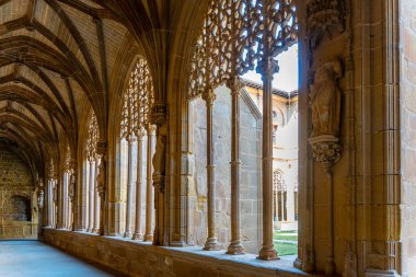 Njera, La Rioja, İspanya: 22 Ağustos 2024: Santa Mara la Real de Njera Manastırı, St. James Yolu.