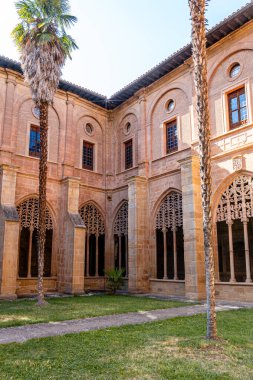 Njera, La Rioja, İspanya: 22 Ağustos 2024: Santa Mara la Real de Njera Manastırı, St. James Yolu.