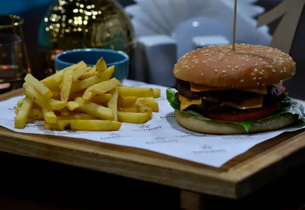 Hamburger ve peynir kızartması